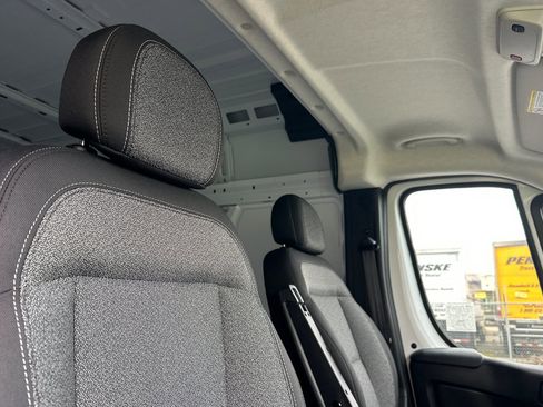 New 2026 RAM ProMaster 2500 w/ Quick Order Package 22G SLT image 17