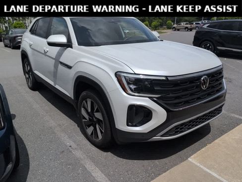 Used 2026 Volkswagen Atlas Cross Sport SE FWD image 3