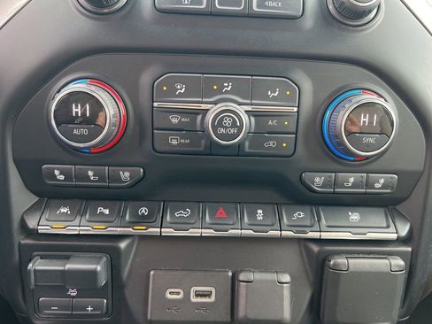 Used 2020 Chevrolet Silverado 1500 LTZ w/ LTZ Plus Package image 21