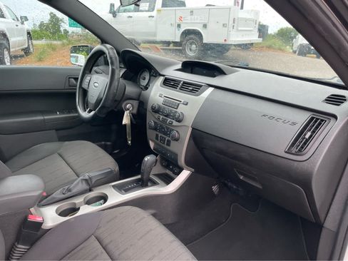 Used 2011 Ford Focus SE FWD image 26