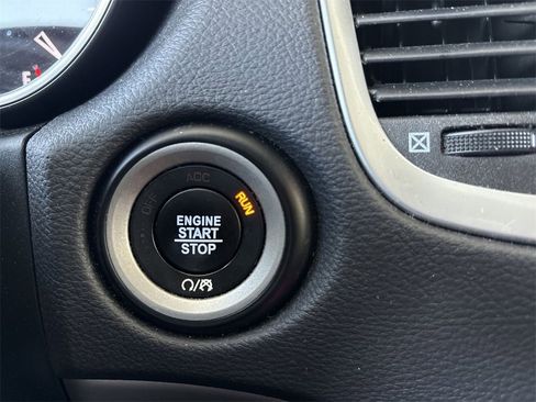 Used 2020 Dodge Durango SXT image 16