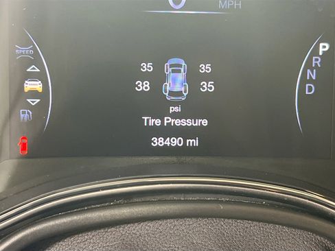 Used 2022 Jeep Grand Cherokee Laredo X image 12