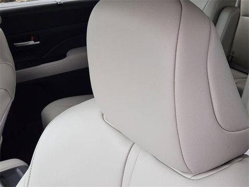 New 2026 Toyota Grand Highlander XLE image 10