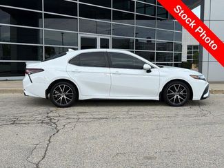 Used 2023 Toyota Camry SE FWD video 2