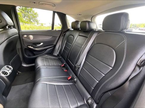 Used 2021 Mercedes-Benz GLC 300 4MATIC image 26