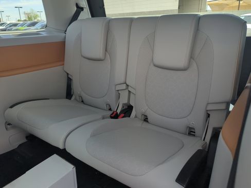 New 2025 Volkswagen ID. Buzz 1st Edition image 18