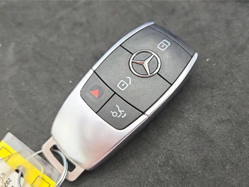 Used 2023 Mercedes-Benz GLE 350 4MATIC image 22