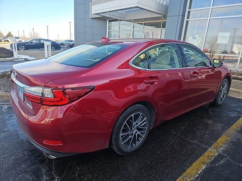 Used 2016 Lexus ES 350 w/ Luxury Package w/Wood Trim image 4