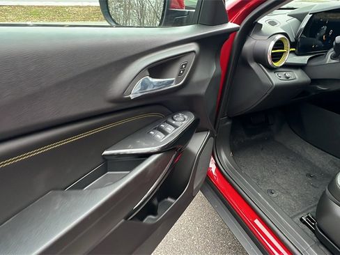 New 2026 Chevrolet Trax LT w/ LT Convenience Package image 12