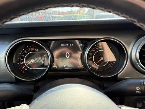 Used 2020 Jeep Gladiator Overland image 16