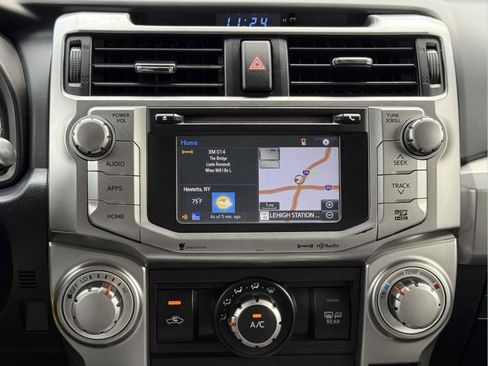 Used 2018 Toyota 4Runner SR5 Premium AWD/4WD image 19