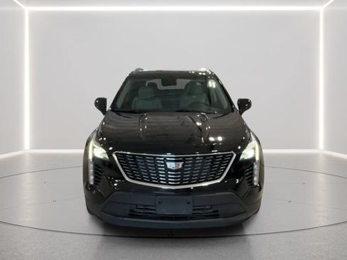 Used 2023 Cadillac XT4 Luxury w/ Cold Weather Package AWD/4WD image 9