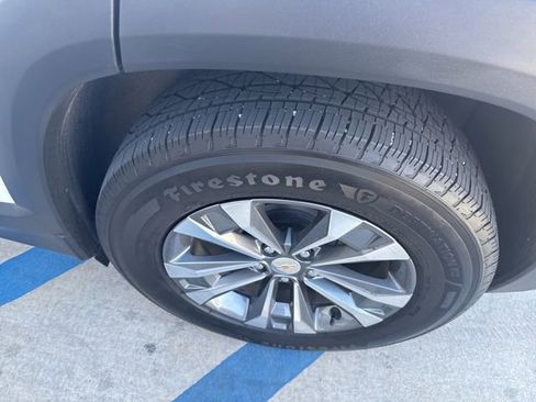 Used 2025 Chevrolet Equinox LT w/ Safety and Technology Package image 10