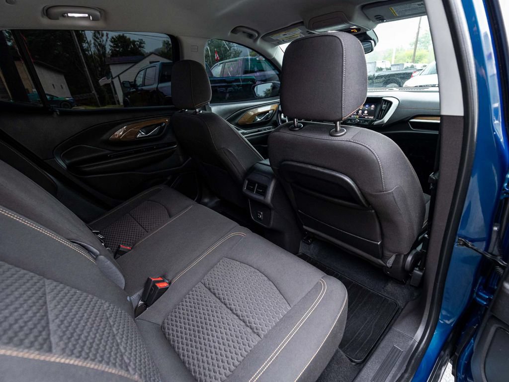 Used 2021 GMC Terrain SLE w/ Driver Convenience Package AWD/4WD image 29