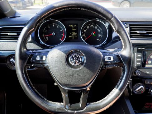 Used 2015 Volkswagen Jetta SE image 26