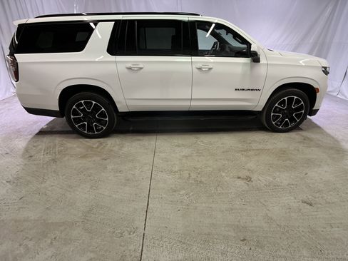 Used 2023 Chevrolet Suburban RST w/ Luxury Package image 12