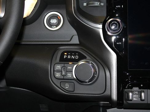 New 2026 RAM 1500 4x4 Crew Cab image 13