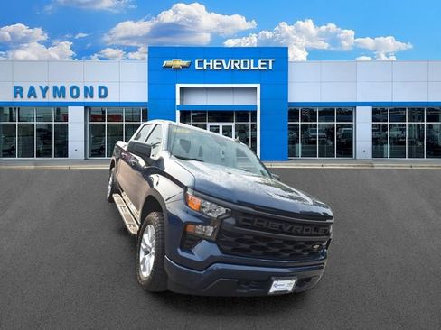 Certified 2022 Chevrolet Silverado 1500 Custom AWD/4WD image 9