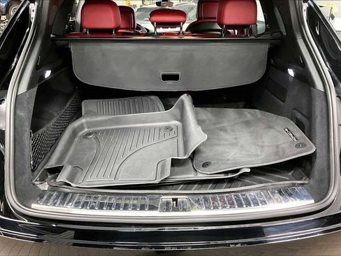 Used 2021 Porsche Cayenne image 38