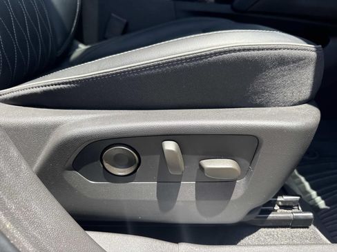 Used 2022 Buick Envision Avenir w/ Technology Package II FWD image 15