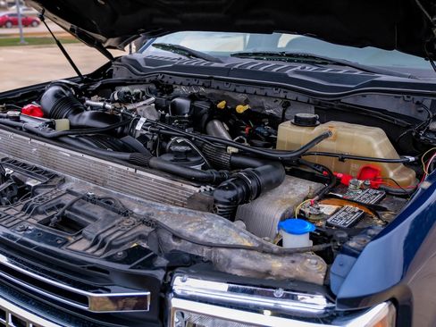 Used 2019 Ford F250 Lariat w/ Chrome Package image 53