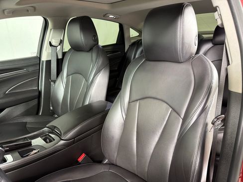 Used 2018 Buick LaCrosse Essence w/ Sun and Shade Package FWD image 13