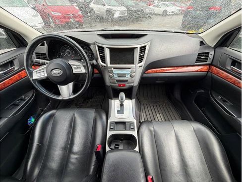 Used 2010 Subaru Outback 2.5i Limited AWD/4WD image 5