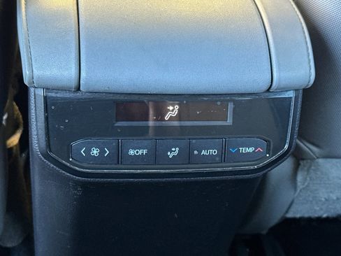 Used 2023 Toyota Highlander L FWD image 15