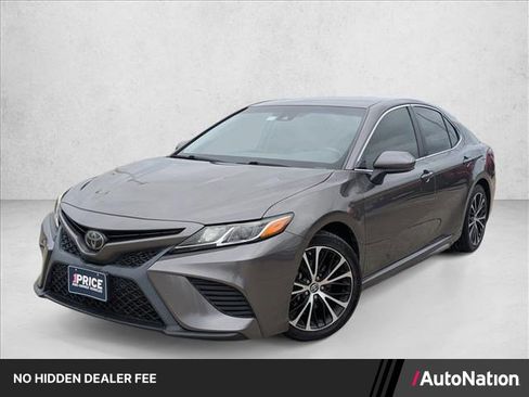 Used 2019 Toyota Camry SE FWD image 1