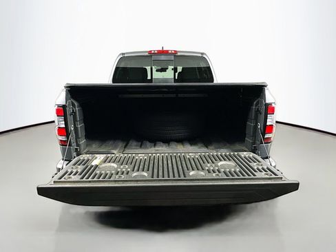 Used 2023 Nissan Frontier SV w/ SV Convenience Package RWD image 34