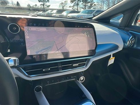 New 2026 Chevrolet Equinox EV LT image 24