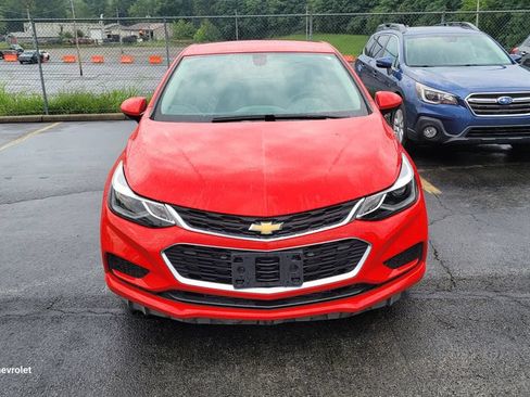 Used 2017 Chevrolet Cruze LT w/ Convenience Package FWD image 1