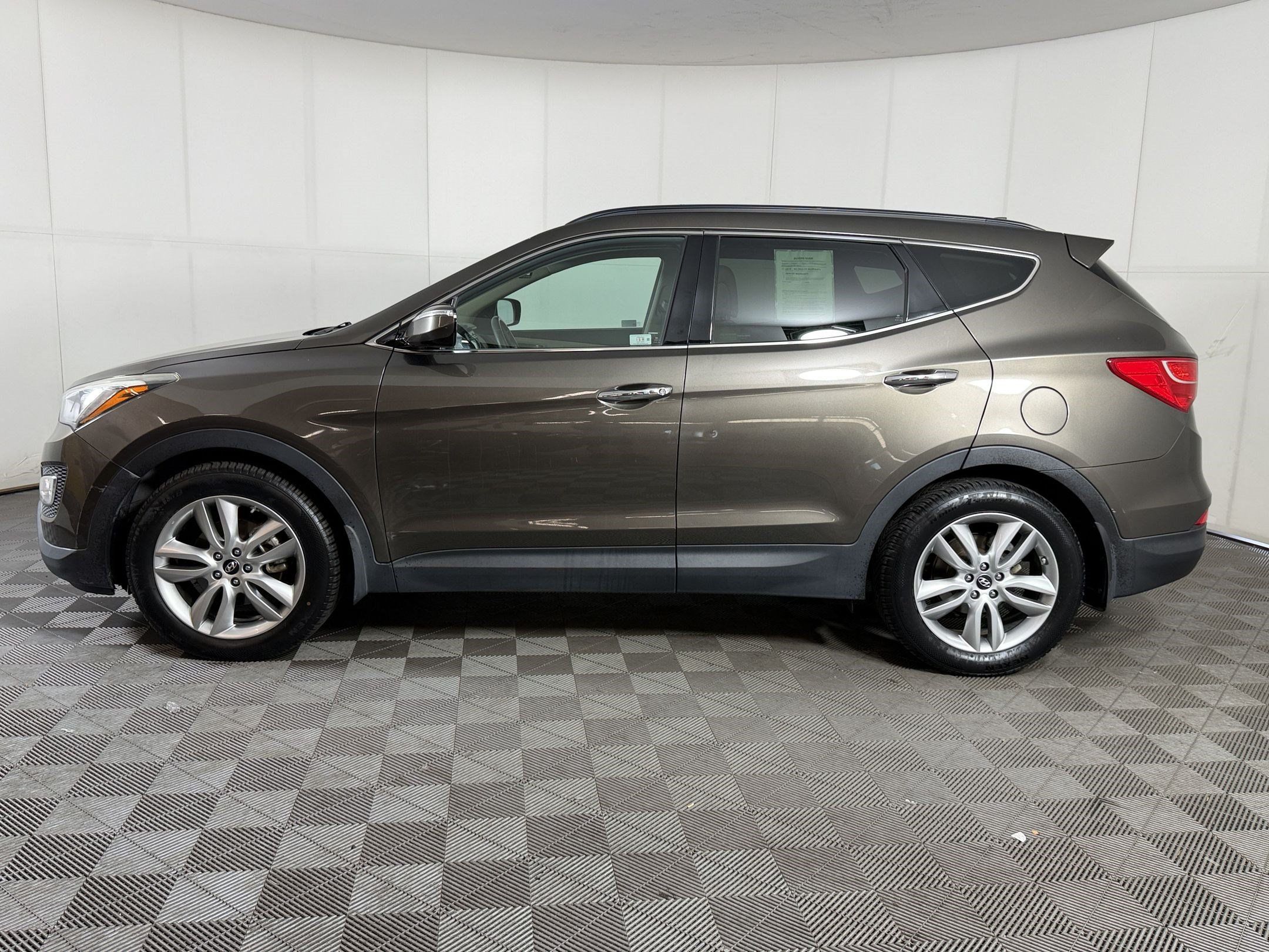 Used 2014 Hyundai Santa Fe Sport 2.0T w/ Navigation Package 06 AWD/4WD image 2