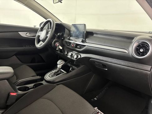 Used 2024 Kia Forte LXS FWD image 29