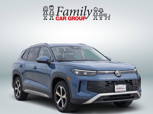 New 2026 Volkswagen Tiguan SE image 2