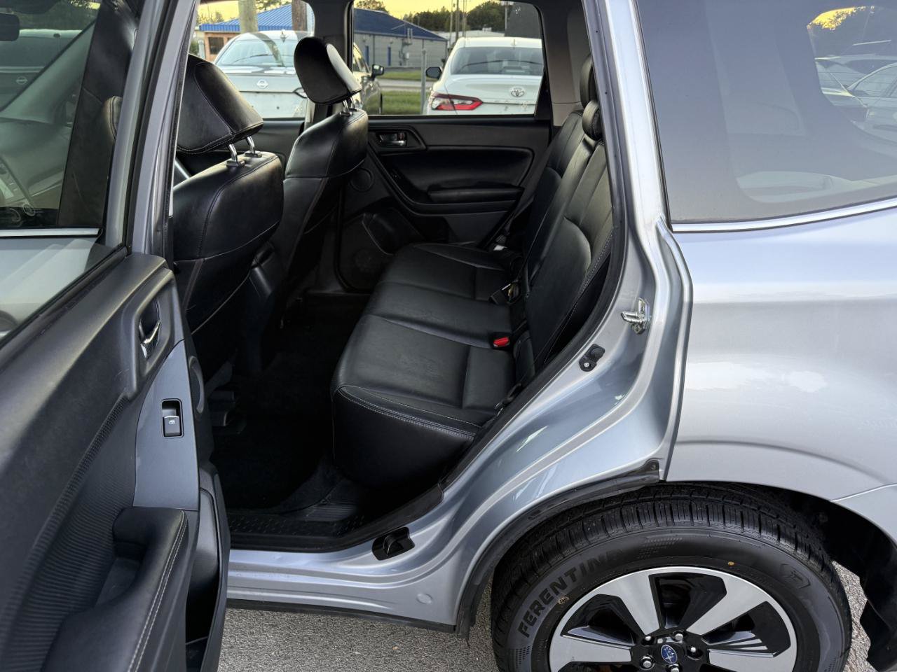 Used 2017 Subaru Forester 2.5i Limited AWD/4WD image 10