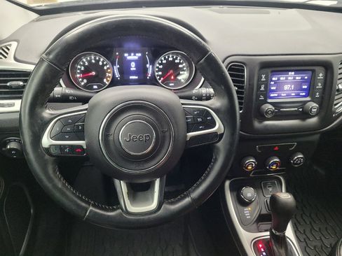 Used 2018 Jeep Compass Latitude AWD/4WD image 22