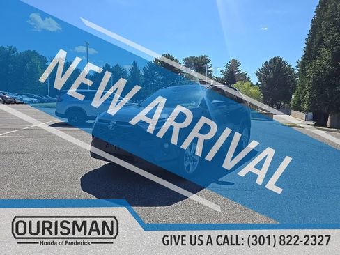 Used 2021 Toyota RAV4 XLE Premium AWD/4WD image 4