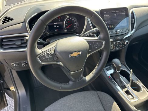 Used 2024 Chevrolet Equinox LT image 18