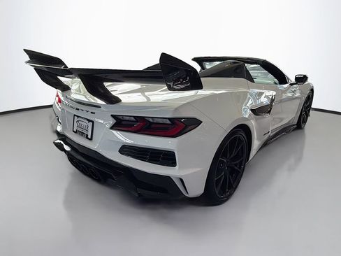 Certified 2025 Chevrolet Corvette ZR1 w/ ZR1 Carbon Fiber Aero Package RWD image 5