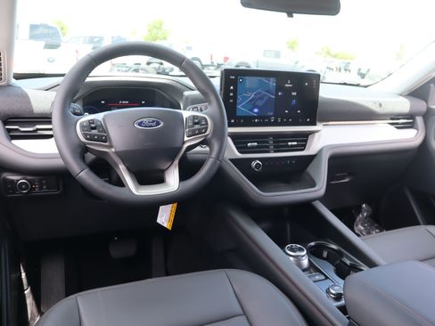 New 2026 Ford Explorer Active AWD/4WD image 2