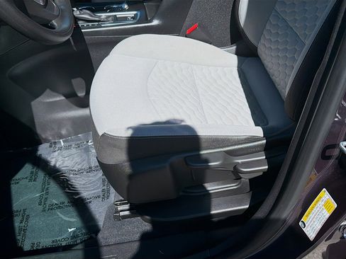 Used 2019 Chevrolet Equinox LS image 17