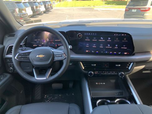 New 2026 Chevrolet Suburban LT w/ Comfort Package AWD/4WD image 17
