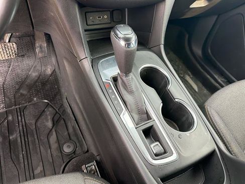 Used 2020 Chevrolet Equinox LT w/ Driver Convenience Package image 19