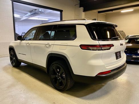 Used 2023 Jeep Grand Cherokee L Laredo RWD image 8