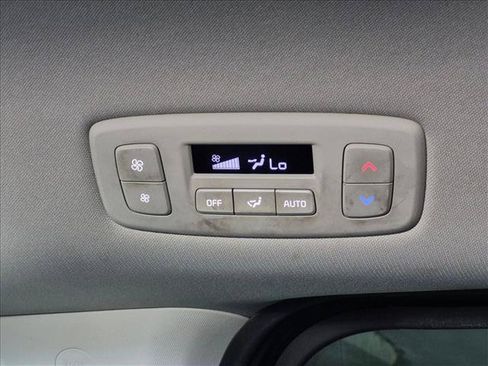 Used 2022 Kia Carnival EX FWD image 18