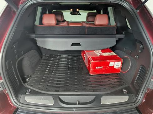 Used 2018 Jeep Grand Cherokee Trackhawk AWD/4WD image 26