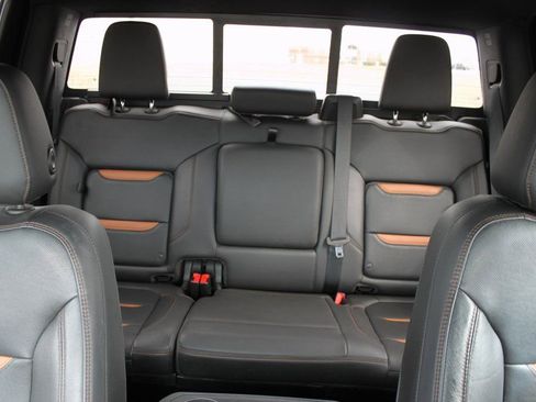 Used 2020 GMC Sierra 1500 AT4 w/ AT4 Premium Package image 17