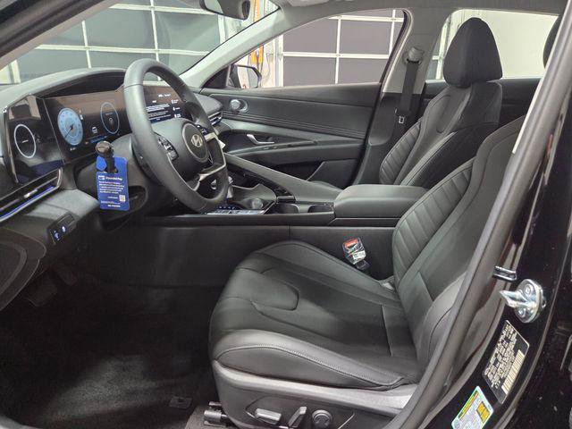 New 2026 Hyundai Elantra Limited FWD image 5