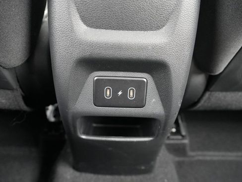 Used 2025 Hyundai Venue SEL image 18